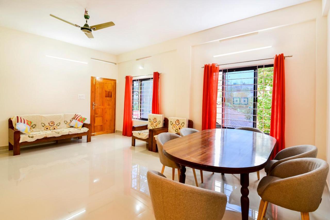 Oyo Home 81801 Akash Villa Trippapur ภายนอก รูปภาพ