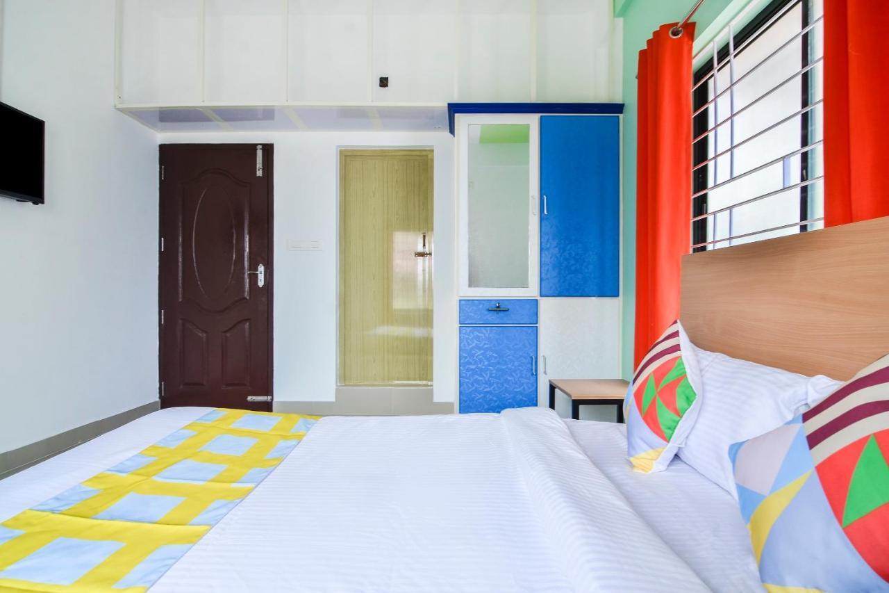 Oyo Home 81801 Akash Villa Trippapur ภายนอก รูปภาพ