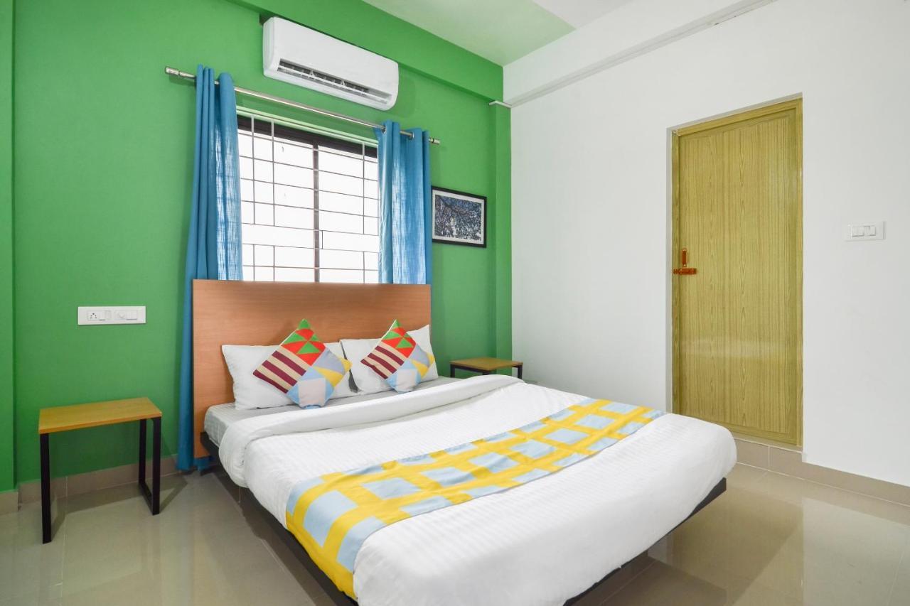 Oyo Home 81801 Akash Villa Trippapur ภายนอก รูปภาพ