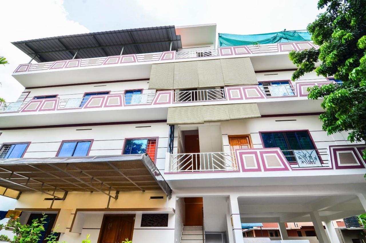 Oyo Home 81801 Akash Villa Trippapur ภายนอก รูปภาพ
