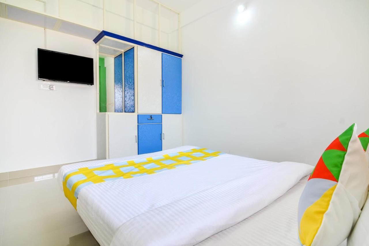 Oyo Home 81801 Akash Villa Trippapur ภายนอก รูปภาพ