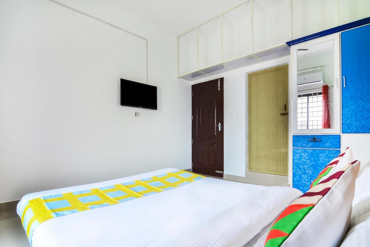 Oyo Home 81801 Akash Villa Trippapur ภายนอก รูปภาพ