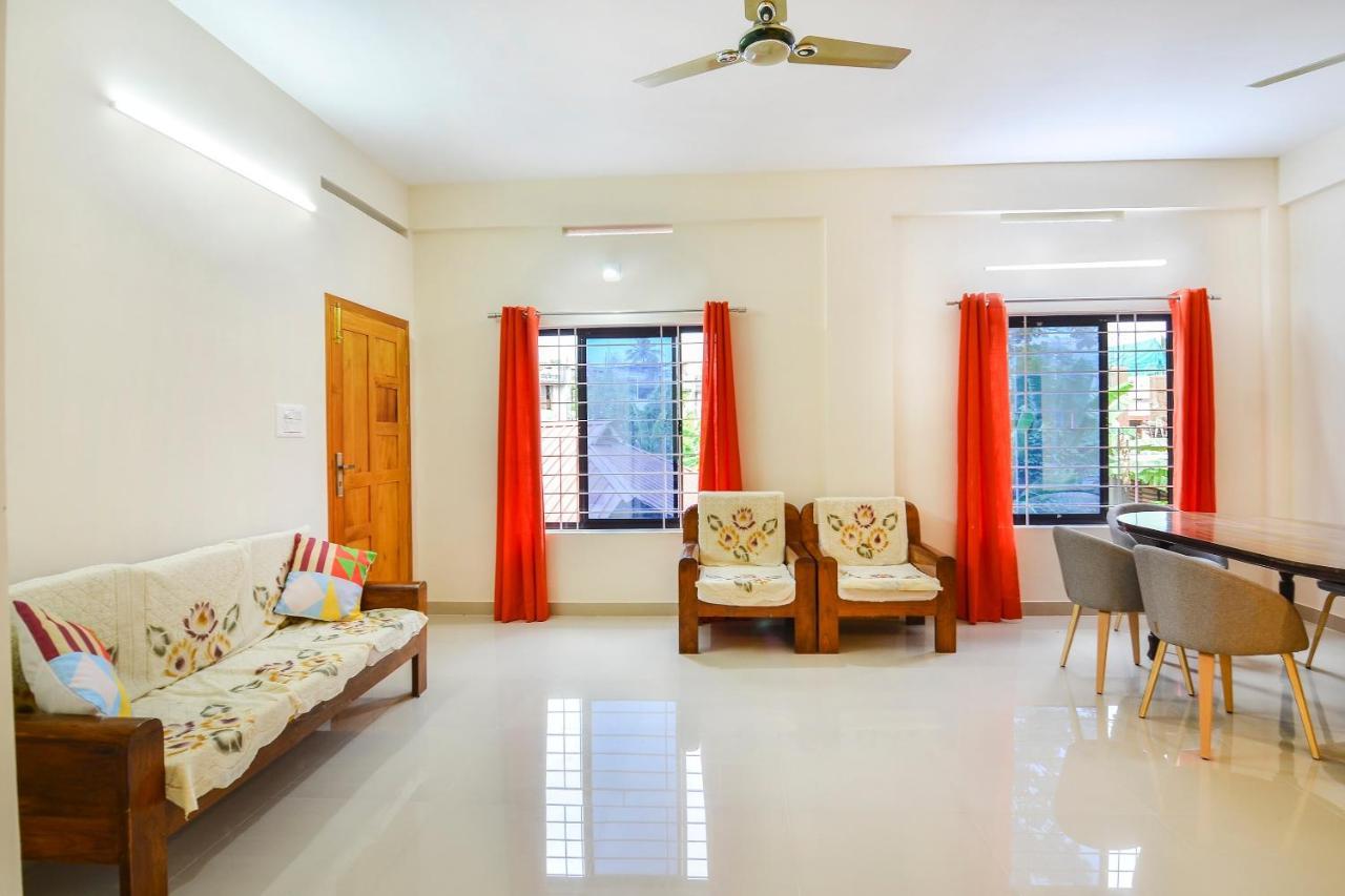 Oyo Home 81801 Akash Villa Trippapur ภายนอก รูปภาพ