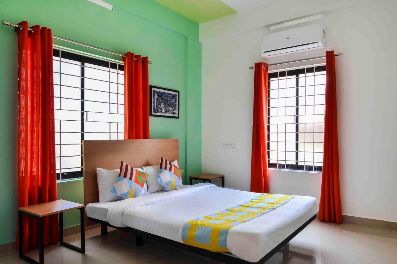Oyo Home 81801 Akash Villa Trippapur ภายนอก รูปภาพ