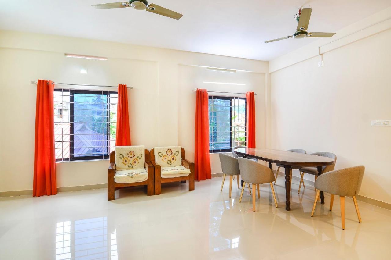 Oyo Home 81801 Akash Villa Trippapur ภายนอก รูปภาพ