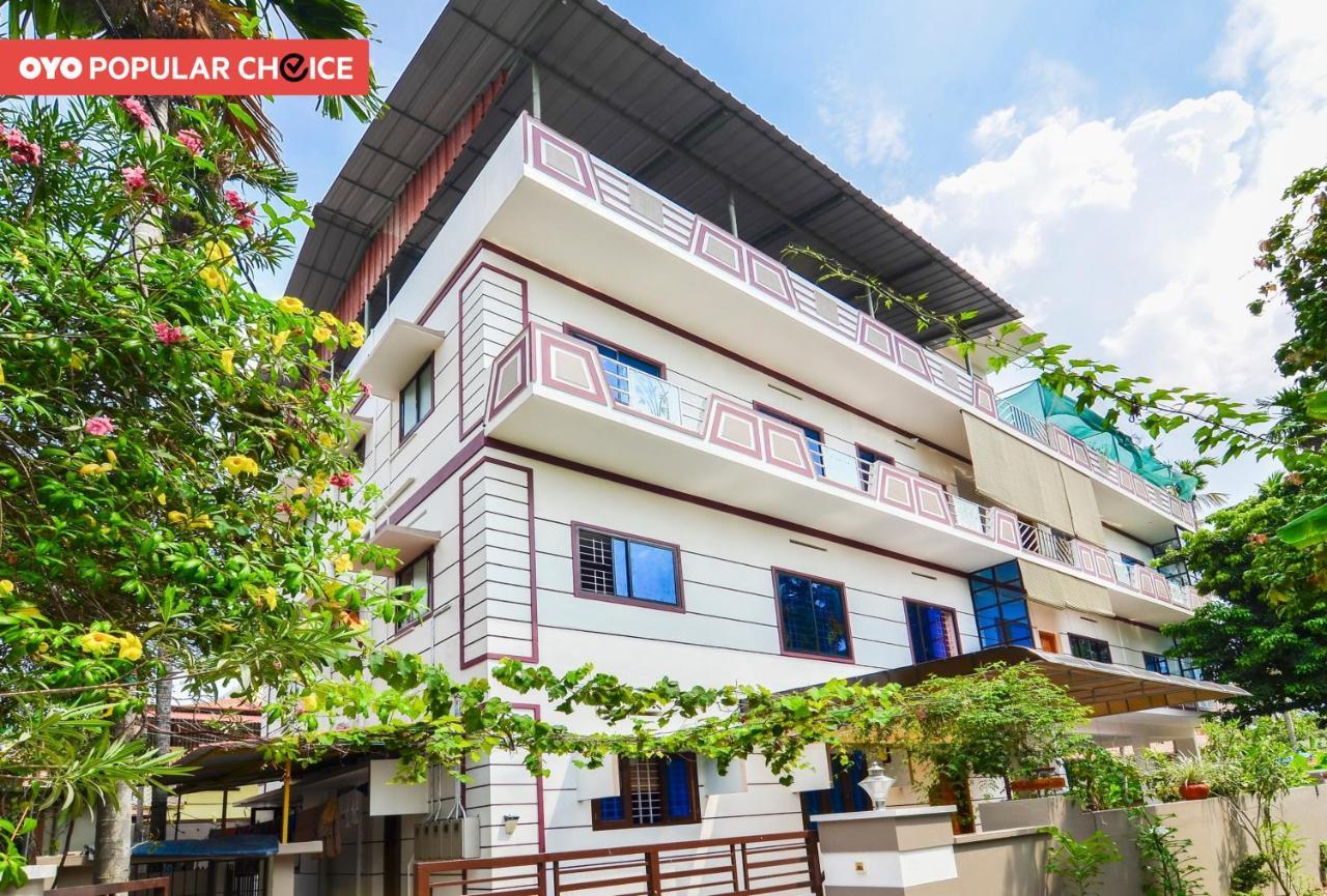 Oyo Home 81801 Akash Villa Trippapur ภายนอก รูปภาพ