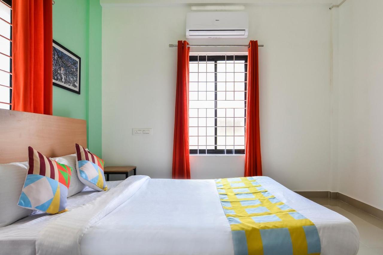 Oyo Home 81801 Akash Villa Trippapur ภายนอก รูปภาพ